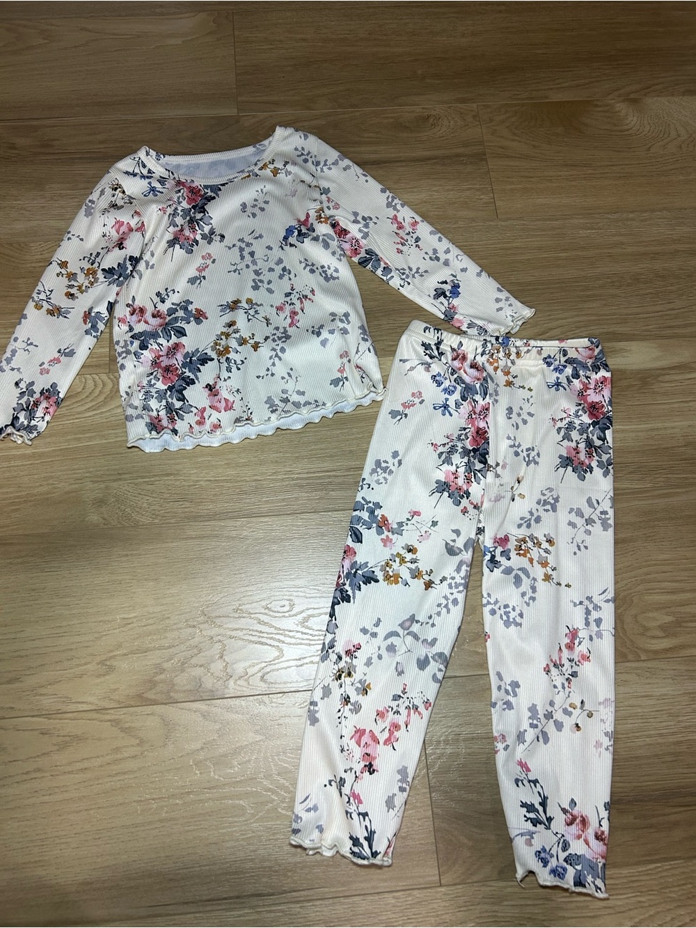 Source Unknown White Floral Long-Sleeve Pajama Set with Pink & Blue Flowers